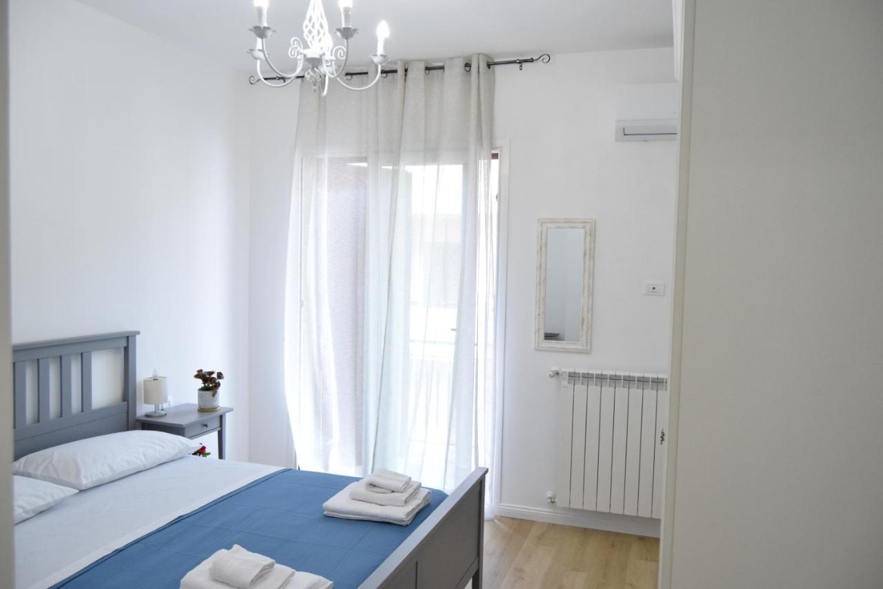 Caporama Apartment Terrasini Bagian luar foto