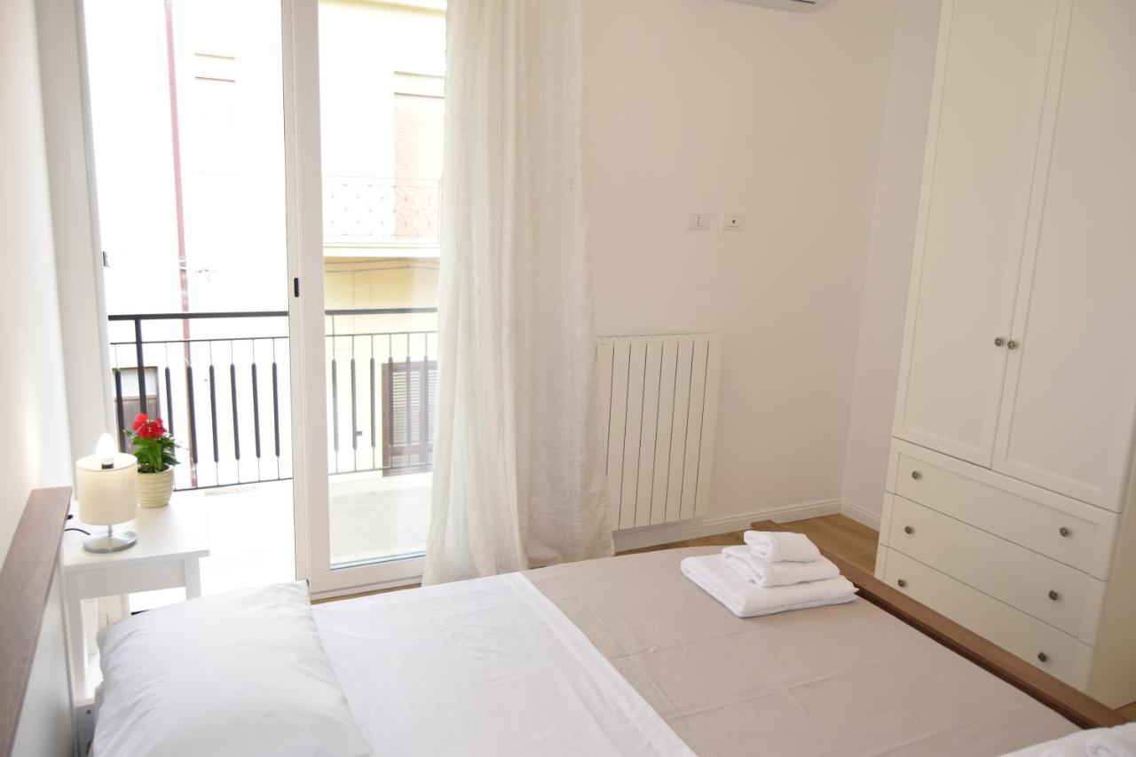 Caporama Apartment Terrasini Bagian luar foto