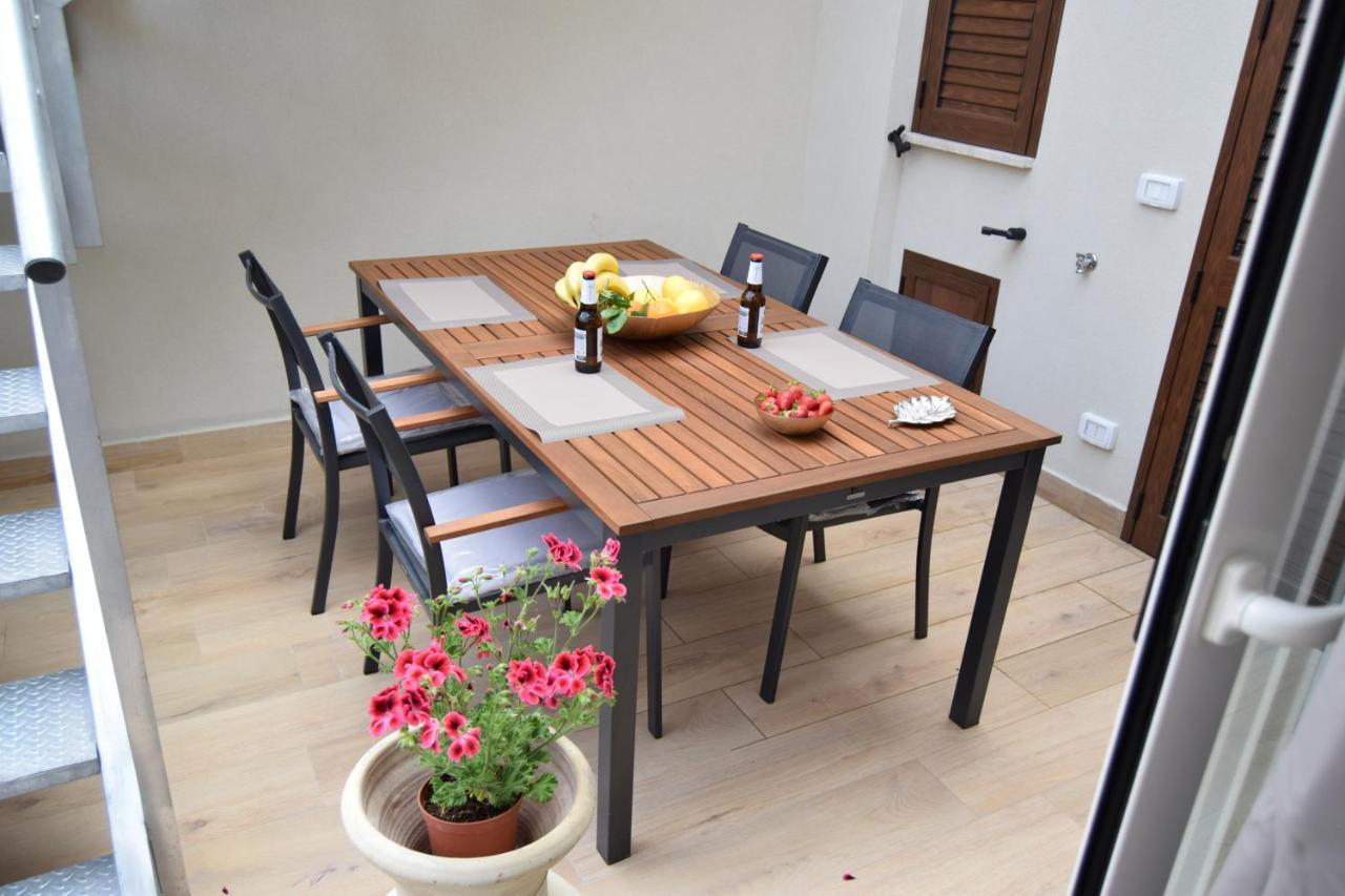 Caporama Apartment Terrasini Bagian luar foto