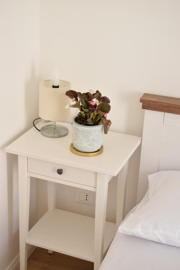 Caporama Apartment Terrasini Bagian luar foto